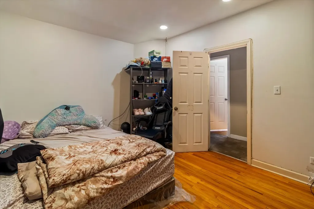 2705 North Oak Park Avenue Chicago IL 60707