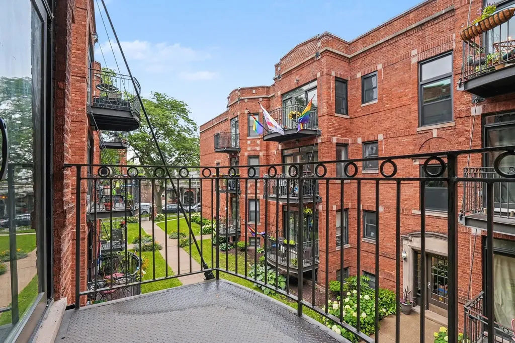 1331 West North Shore Avenue Chicago IL 60626