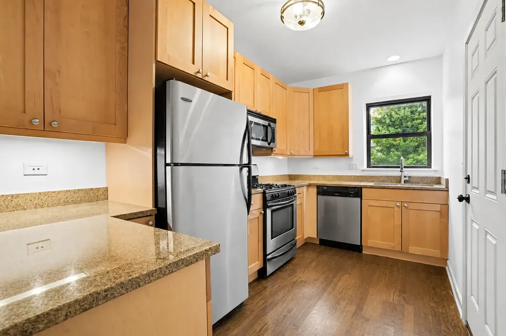 1331 West North Shore Avenue Chicago IL 60626