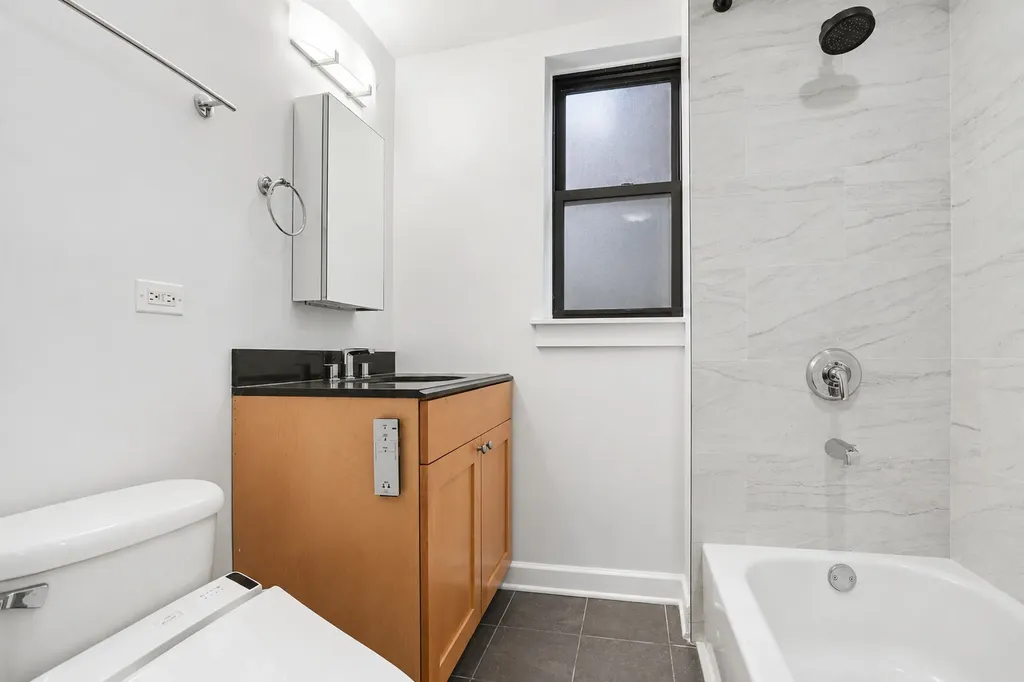 1331 West North Shore Avenue Chicago IL 60626