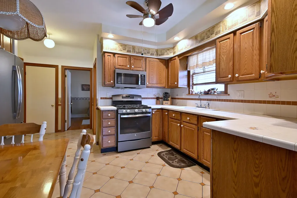 3604 North Linder Avenue Chicago IL 60641