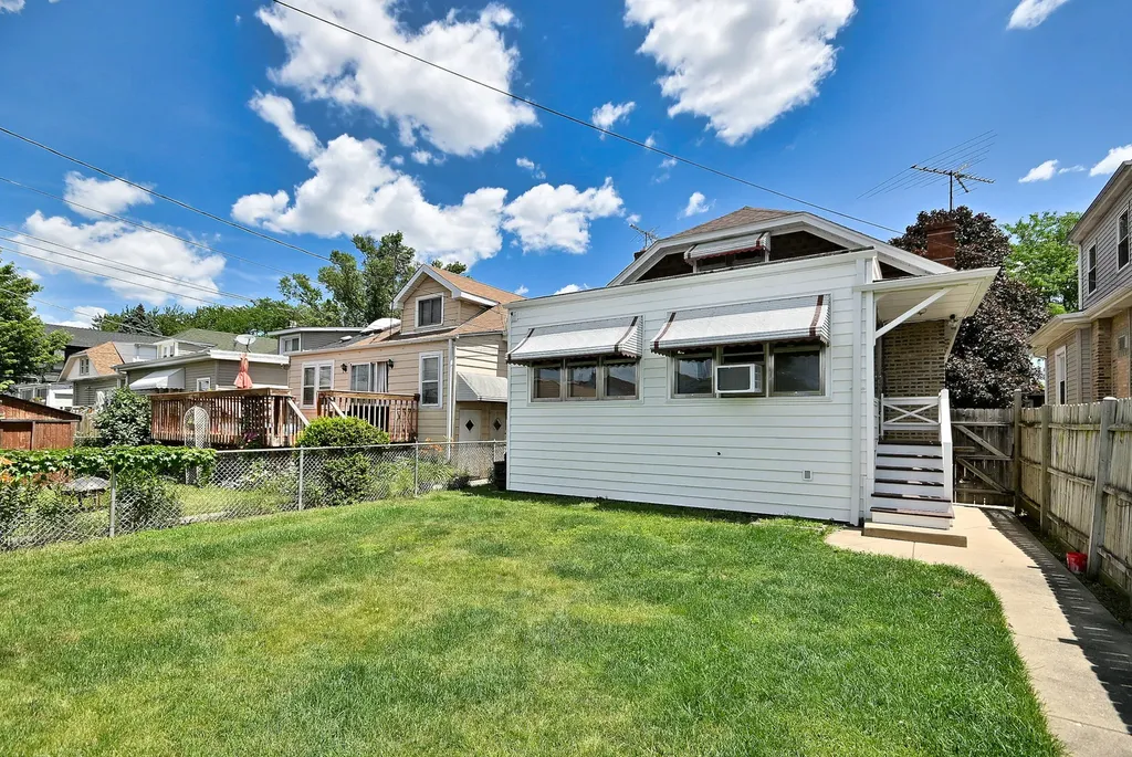 3604 North Linder Avenue Chicago IL 60641