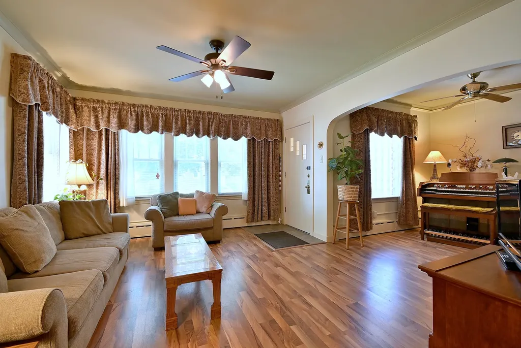 3604 North Linder Avenue Chicago IL 60641