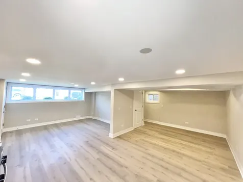 5547 North Central Avenue Chicago IL 60630