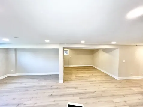 5547 North Central Avenue Chicago IL 60630
