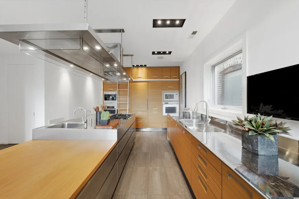 1955 West Cortland Street Chicago IL 60622