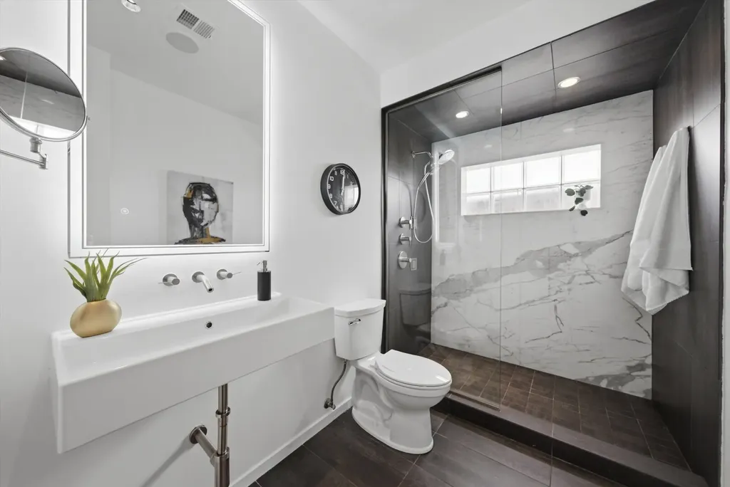 1955 West Cortland Street Chicago IL 60622