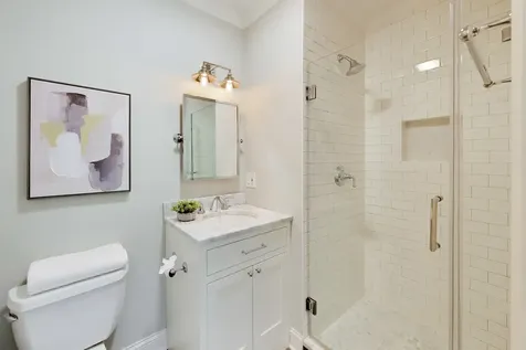 2133 North Southport Avenue Chicago IL 60614