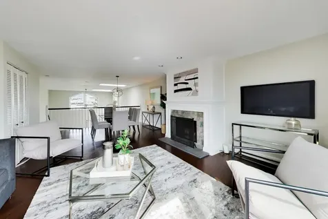 2133 North Southport Avenue Chicago IL 60614