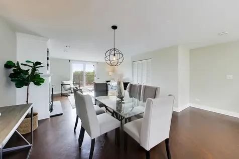 2133 North Southport Avenue Chicago IL 60614