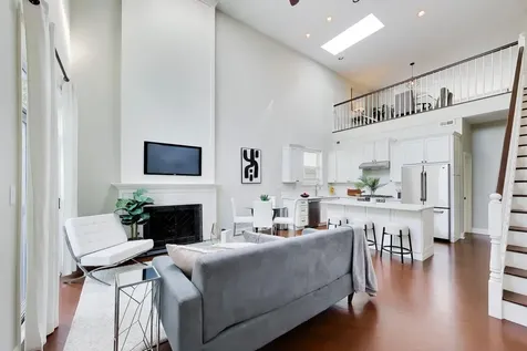 2133 North Southport Avenue Chicago IL 60614