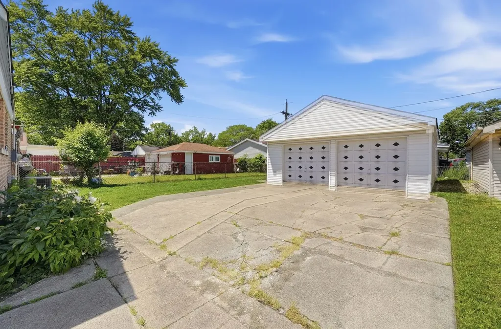 2616 121ST Street Blue Island IL 60406