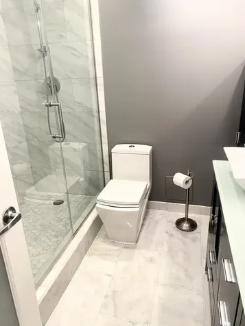 3930 North Pine Grove Avenue Chicago IL 60613
