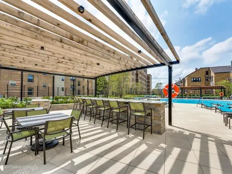 3930 North Pine Grove Avenue Chicago IL 60613