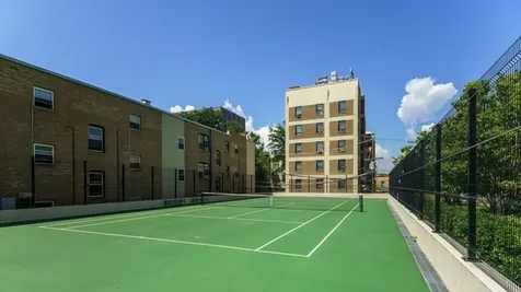 3930 North Pine Grove Avenue Chicago IL 60613