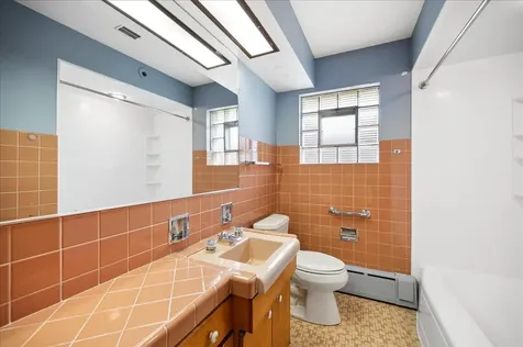 2648 Western Avenue Highland Park IL 60035