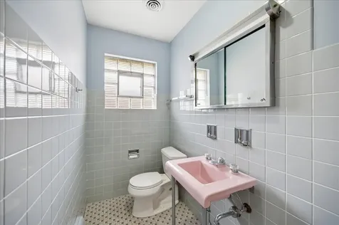 2648 Western Avenue Highland Park IL 60035