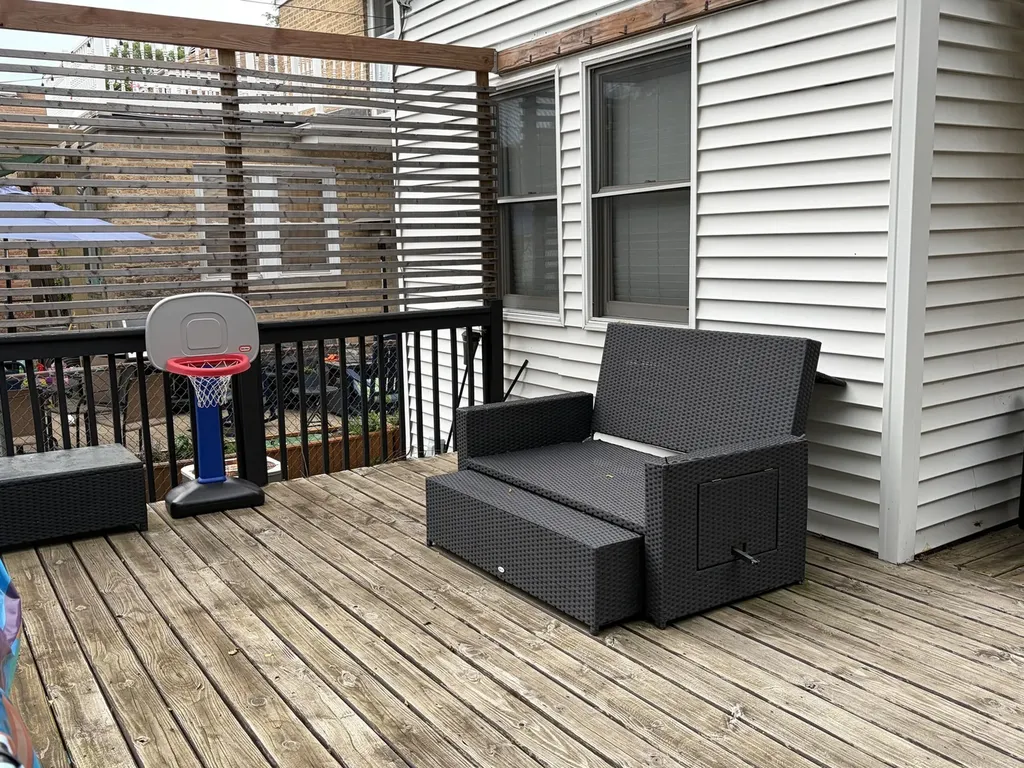 3011 West Jarvis Avenue Chicago IL 60645