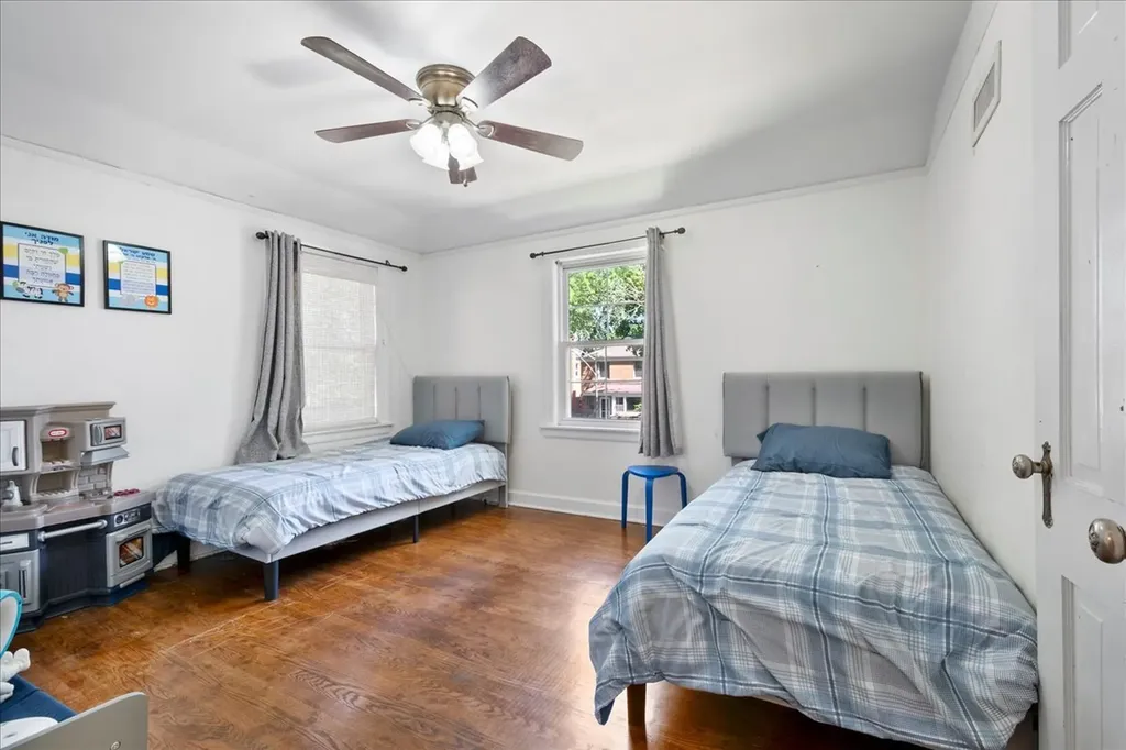 3011 West Jarvis Avenue Chicago IL 60645