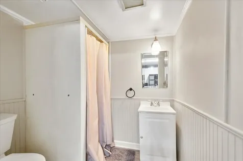 3011 West Jarvis Avenue Chicago IL 60645