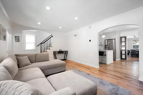 3011 West Jarvis Avenue Chicago IL 60645