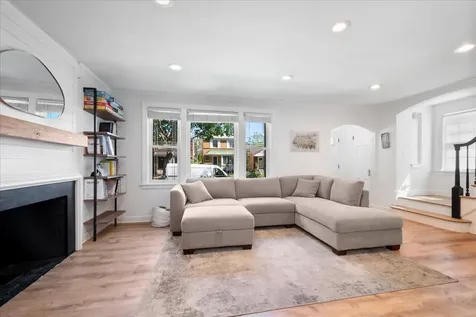 3011 West Jarvis Avenue Chicago IL 60645