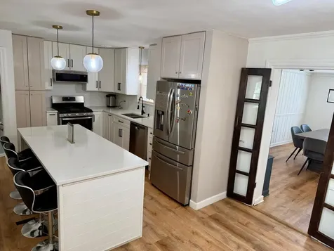 3011 West Jarvis Avenue Chicago IL 60645