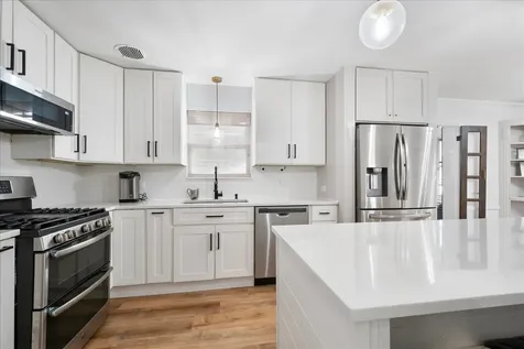 3011 West Jarvis Avenue Chicago IL 60645