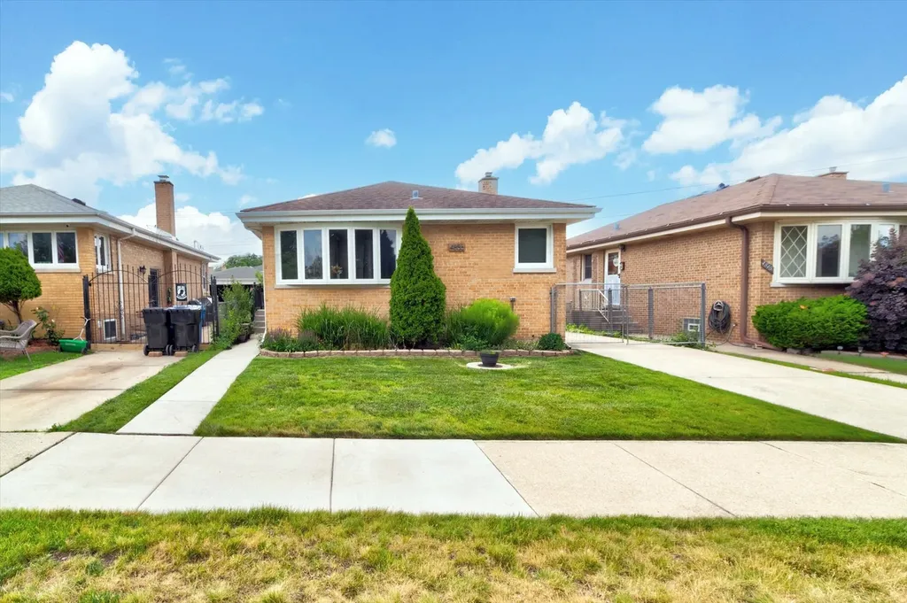 4836 North Mont Clare Avenue Chicago IL 60656