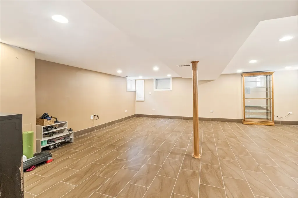 4836 North Mont Clare Avenue Chicago IL 60656