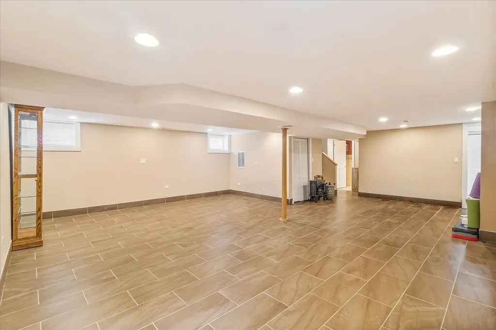 4836 North Mont Clare Avenue Chicago IL 60656