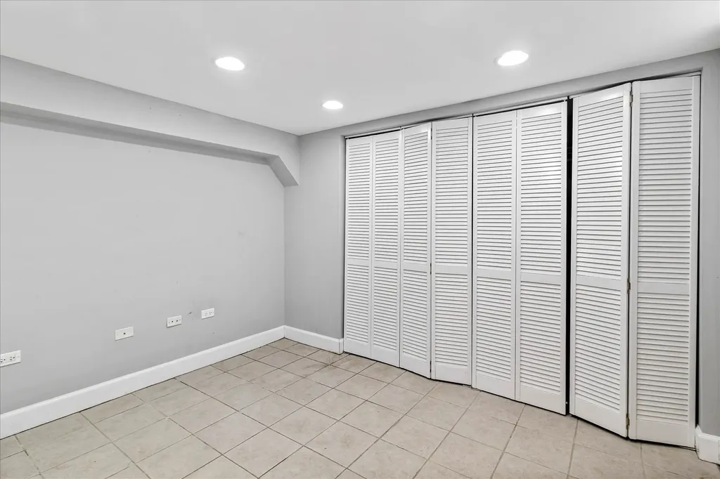4836 North Mont Clare Avenue Chicago IL 60656