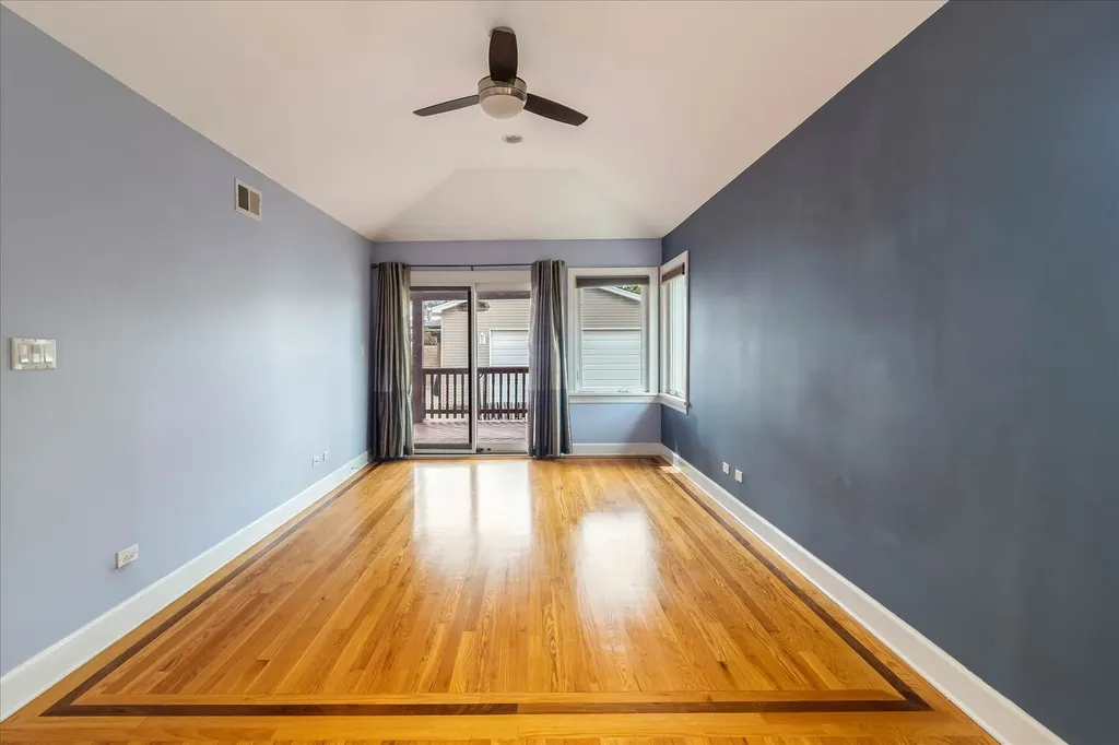 4836 North Mont Clare Avenue Chicago IL 60656