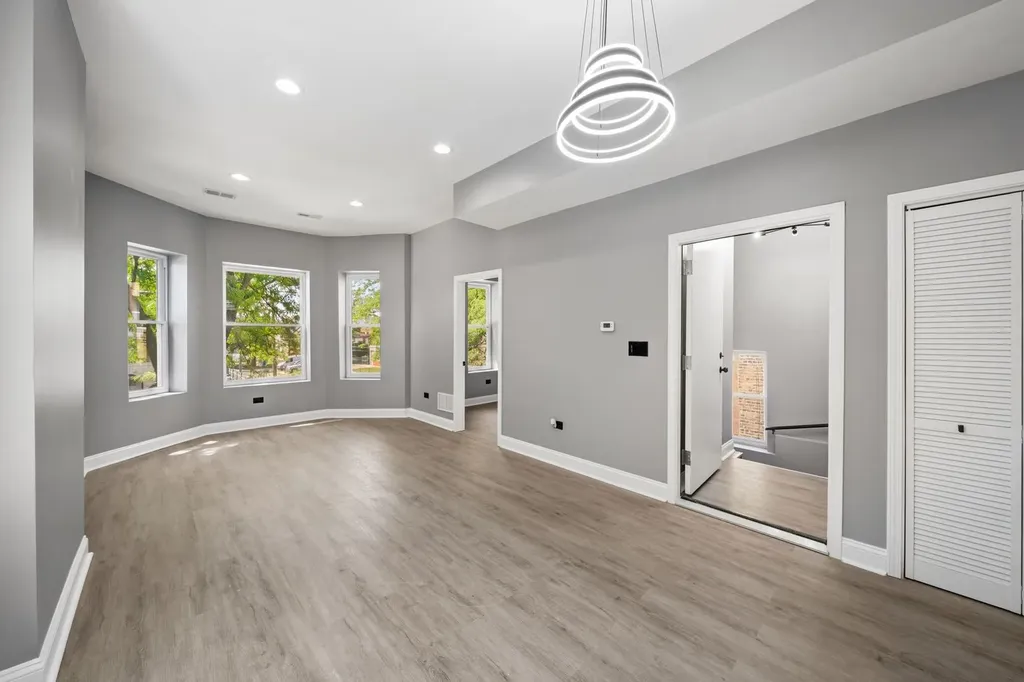 4508 West Congress Parkway Chicago IL 60624