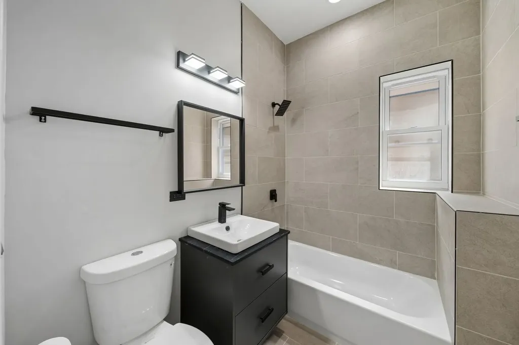 4508 West Congress Parkway Chicago IL 60624