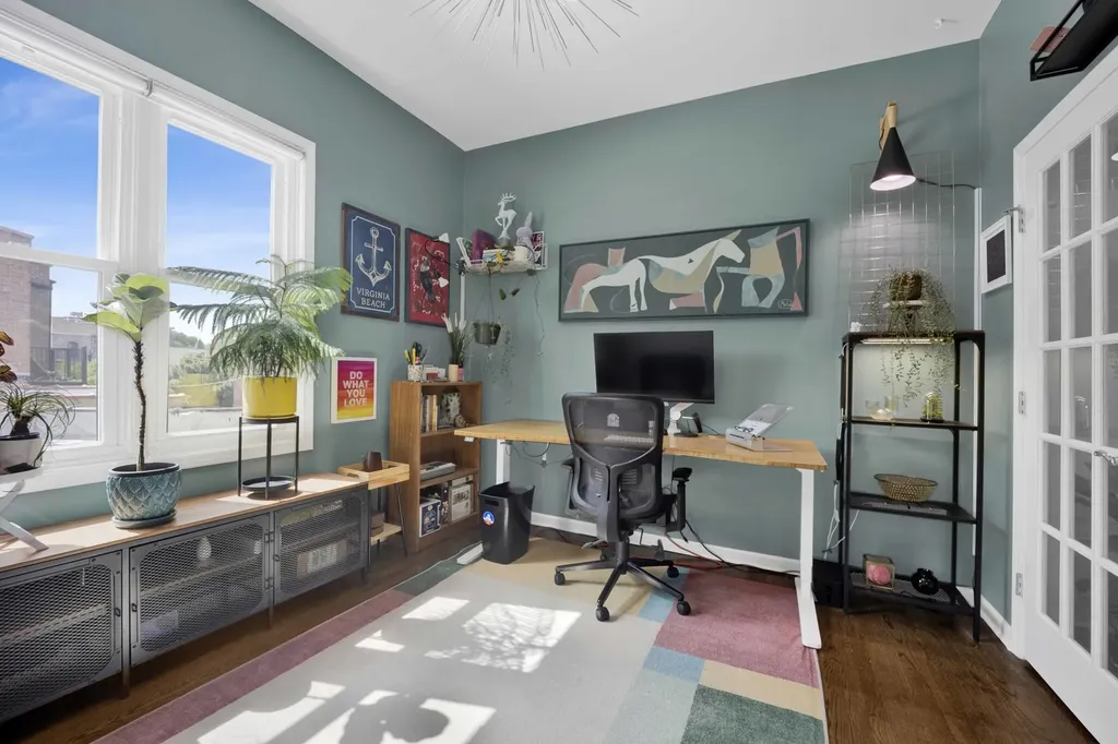 540 West Oakdale Avenue W Chicago IL 60657