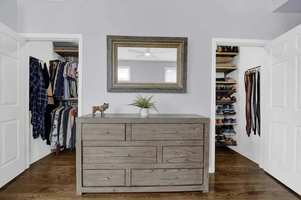 540 West Oakdale Avenue W Chicago IL 60657