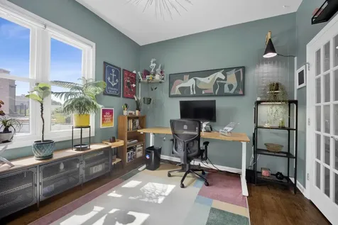 540 West Oakdale Avenue W Chicago IL 60657