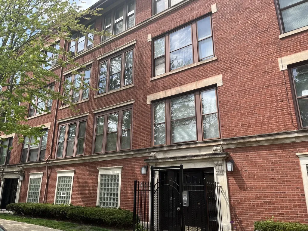 1024 East 52nd Street Chicago IL 60615