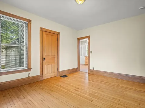 1810 Oxford Street Rockford IL 61103