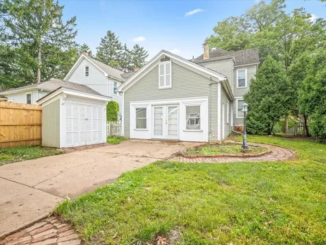 1810 Oxford Street Rockford IL 61103