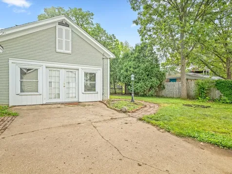 1810 Oxford Street Rockford IL 61103