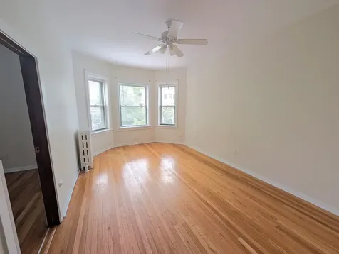 5616 North Winthrop Avenue Chicago IL 60660