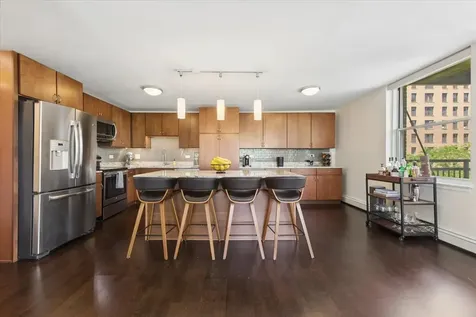 3033 North Sheridan Road Chicago IL 60657