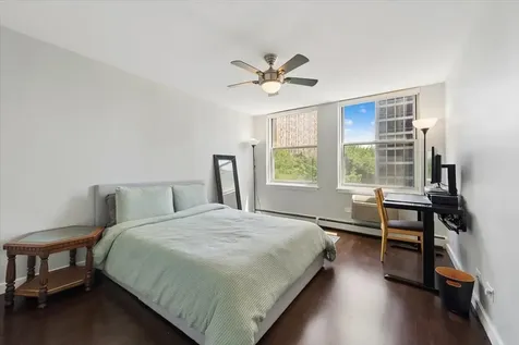 3033 North Sheridan Road Chicago IL 60657