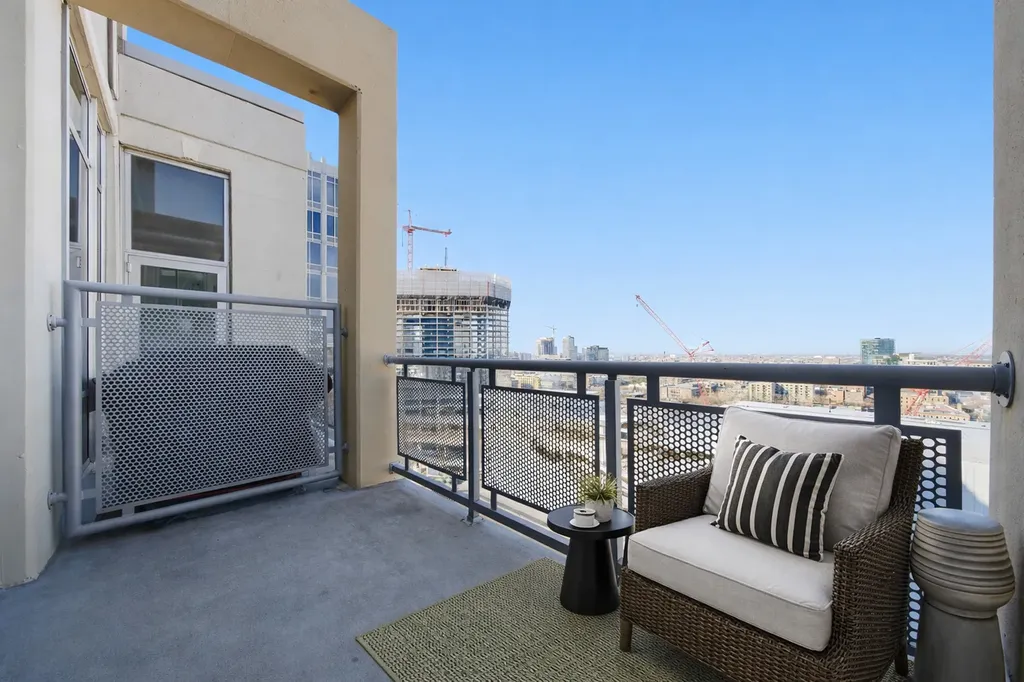 720 North Larrabee Street Chicago IL 60654