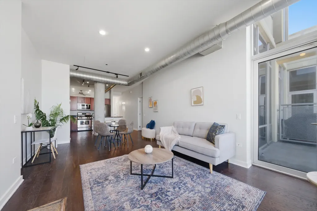 720 North Larrabee Street Chicago IL 60654
