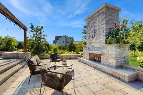 305 Briarwood Lane Lincolnshire IL 60069