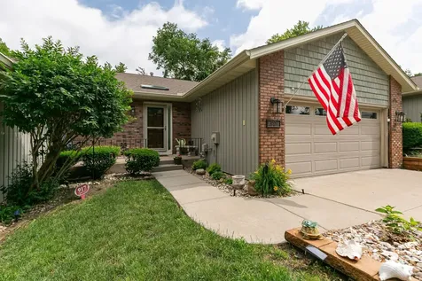 917 23RD Avenue East Moline IL 61244