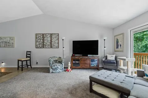 917 23RD Avenue East Moline IL 61244